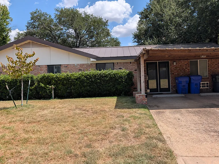 2808 Mount Carmel Dr — Photo 3