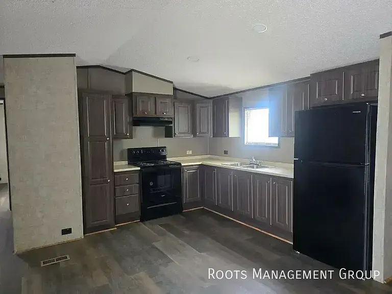 310 Scobey Ave #320 — Photo 8