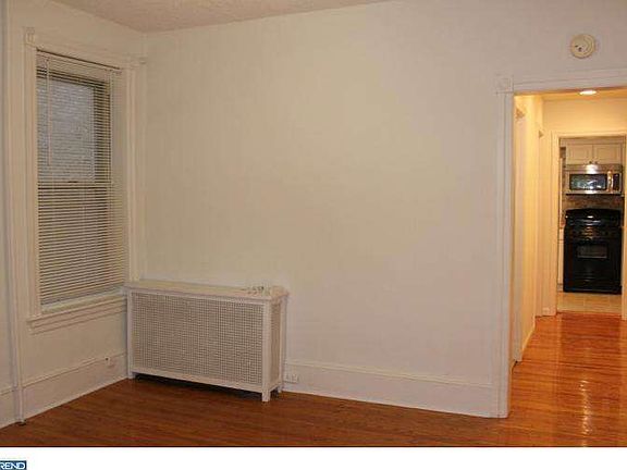 3rd image of 4536 Manayunk Ave