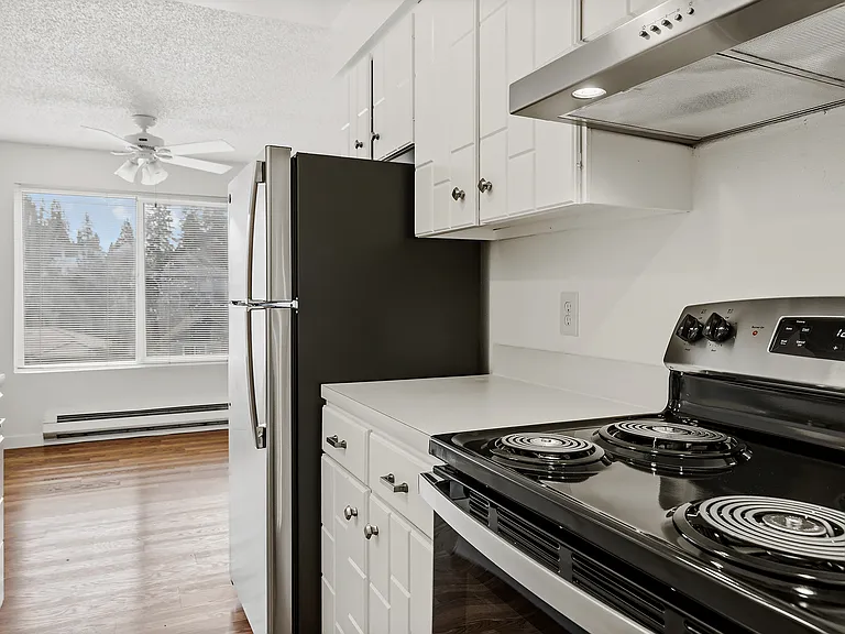 2511 Howard Ave #21 — Photo 6