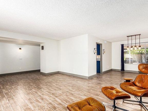 5th image of 1528 E Gary St #6