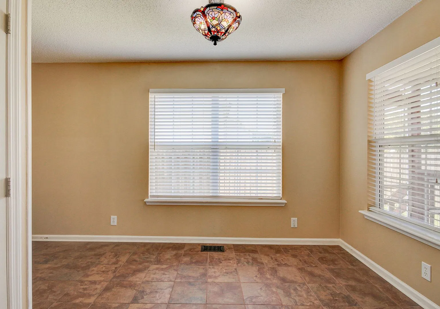 Super cute Ranch on Cul De Sac with updated Stainless Appliances! — Photo 3