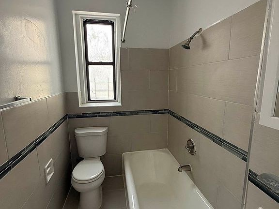 2nd image of 3021 Holland Ave #N44
