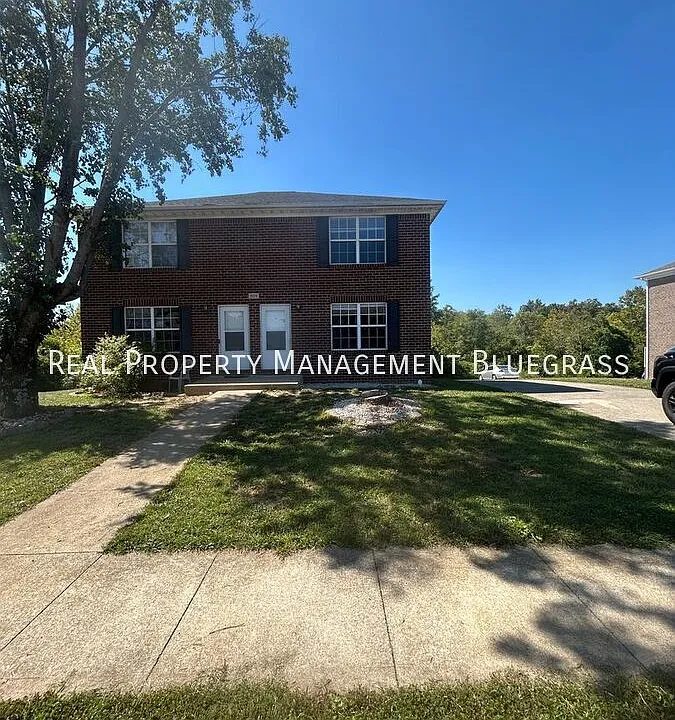 808 Ridgewood Dr #2