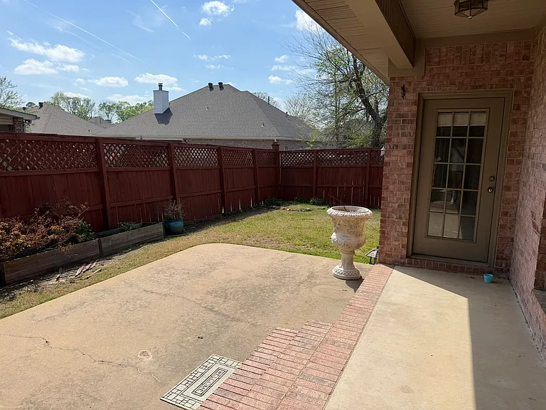 224 Country Club Pkwy — Photo 2