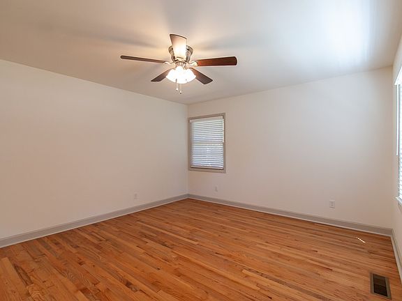 5th image of 1100 Chandler Ave