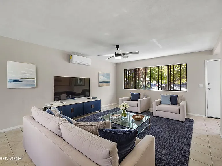 207 E Flora St #207 — Photo 19