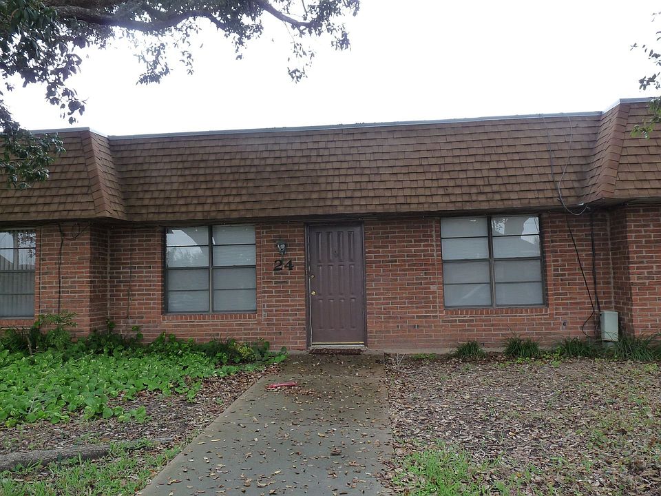 1st image of 302 Hidden Valley Dr