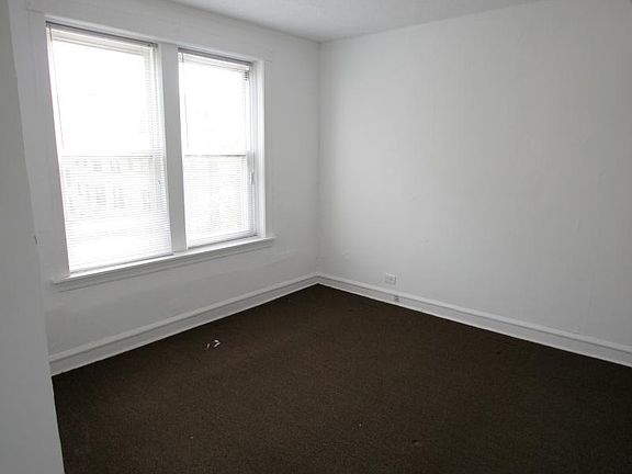 5th image of 925 E 46th St #2W