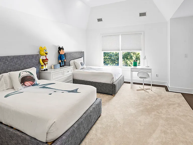 14 W Hills Ct — Photo 16