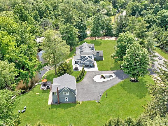 5th image of 459-461 Haverstraw Road
