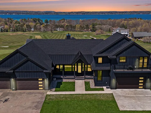 4189 Dornoch Ct, Williamsburg, MI 49690