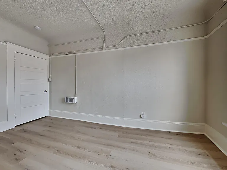 1128 Valencia St. — Photo 31