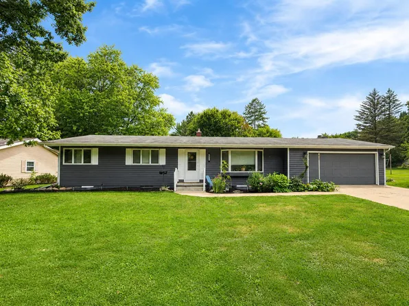 553 East Dr, Marshall, MI 49068