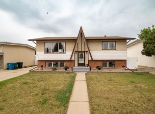 2010 E 20th St N, Lethbridge, AB T1H 4B4