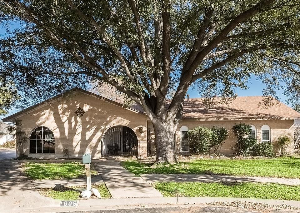1st image of 1605 Forest Glen Ct