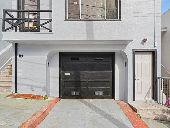 4th image of 406 Head St