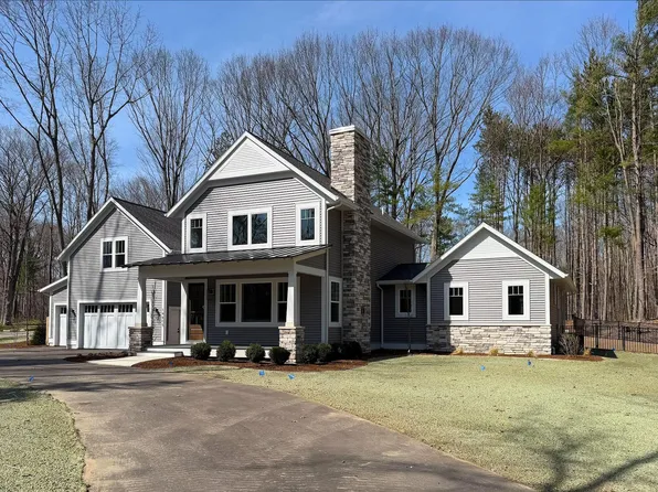 14805 Crest View Ct, South Haven, MI 49090