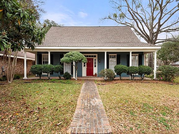 2nd image of 220 Garden Rd