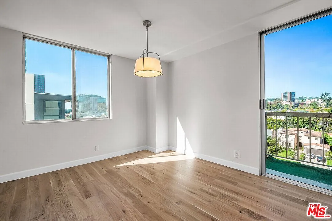 1 bed, 1.5 bath, 929 sqft, $4,100 — Photo 3