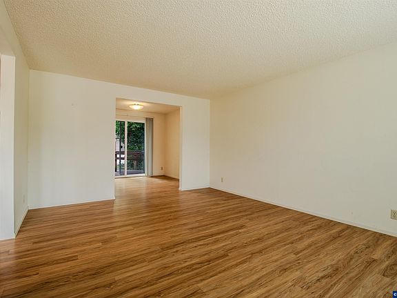 5th image of 304 Boone Rd SE