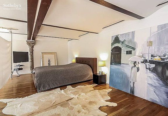 4th image of 305 E 108th St APT 3A