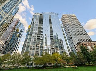 201 N Westshore Dr APT 107, Chicago, IL