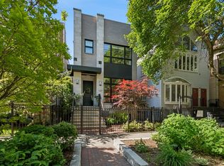 1227 W Wellington Ave, Chicago, IL 60657