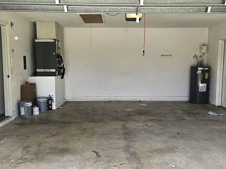 25173 Mercedes Dr — Photo 29
