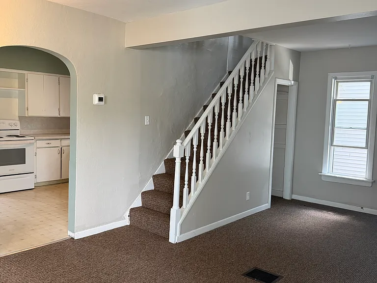 247 Washington Blvd — Photo 2