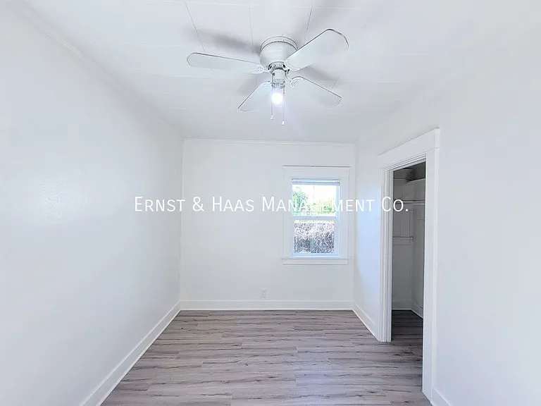2068 Linden Ave — Photo 13