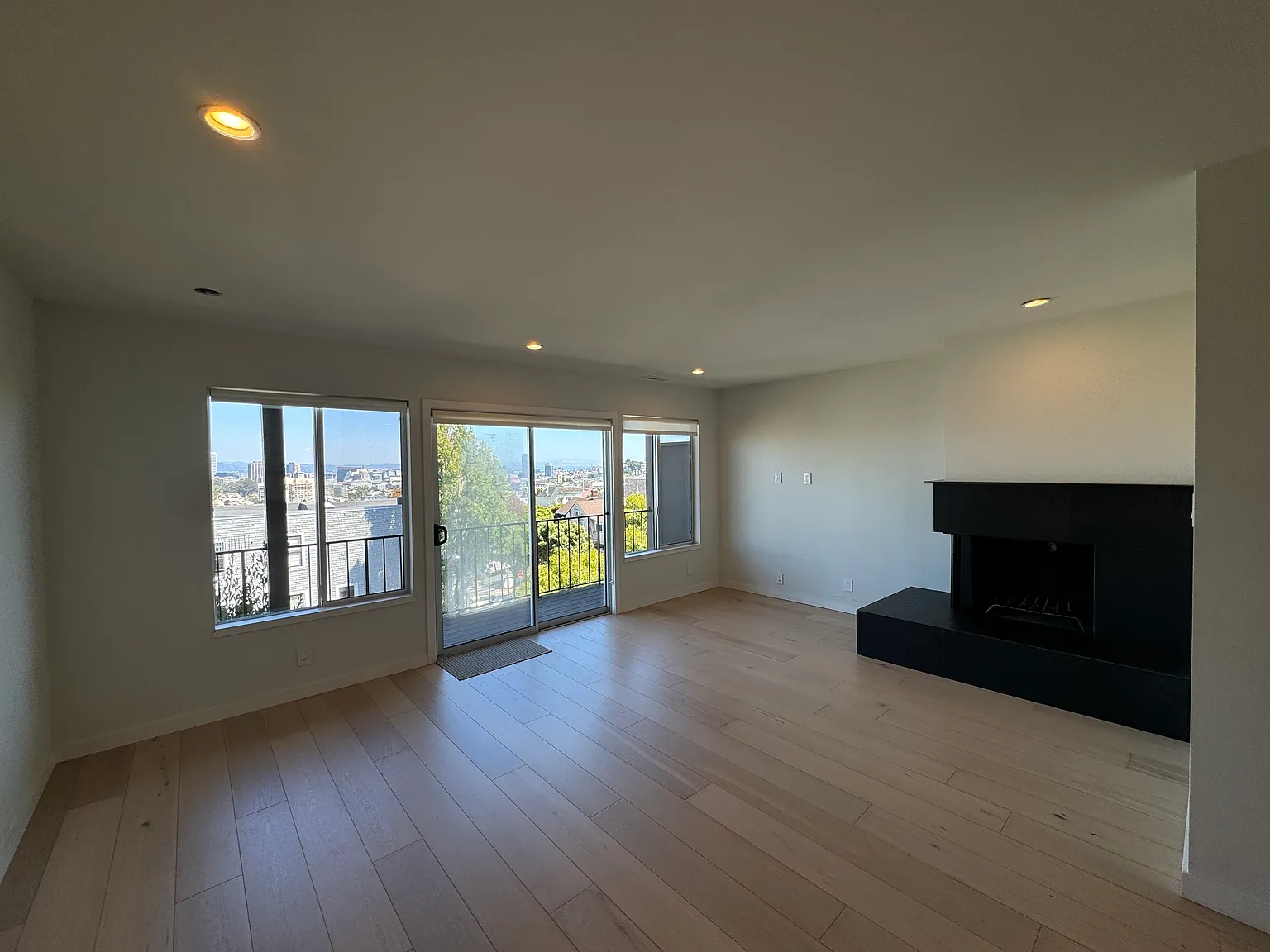 1 bed, 1.0 bath, 865 sqft, $6,500 — Photo 4