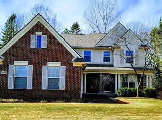 1214 Chemung Forest Dr, Howell, MI 48843