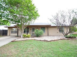 1502 Hillside Dr, Midlothian, TX 76065