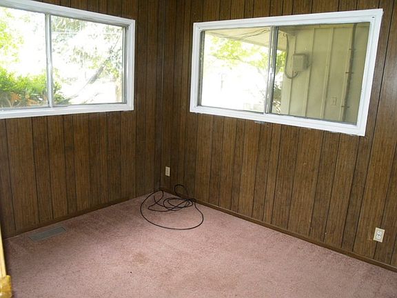 2nd image of 1960 E 223rd St
