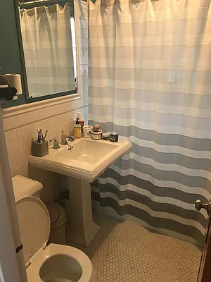 Rented by Alexiou Realty | media 12