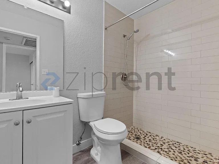 5056 S Rainbow Blvd #203 — Photo 10