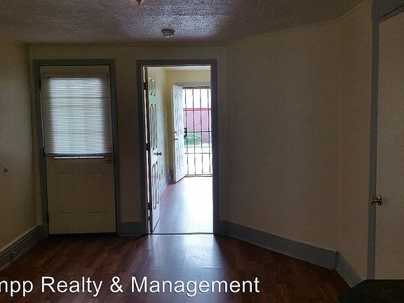 3rd image of 3005 Rowan St