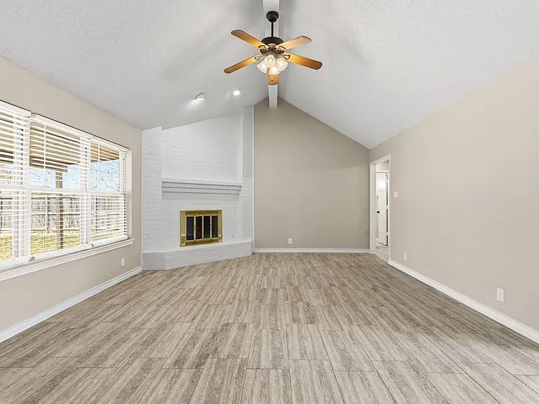 3309 Edgemont Dr — Photo 5