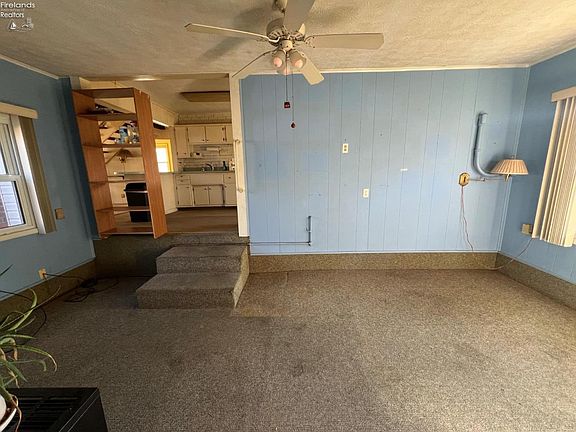 3rd image of 2104 Lakewood Ave