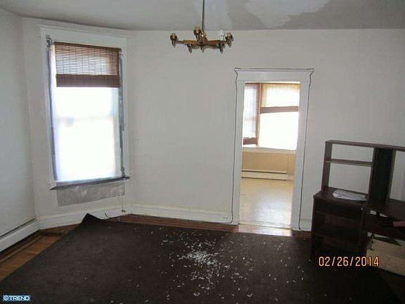 3rd image of 5645 Warrington Ave