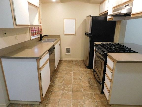 3rd image of 4001 12th Street Cut Off SE APT 42