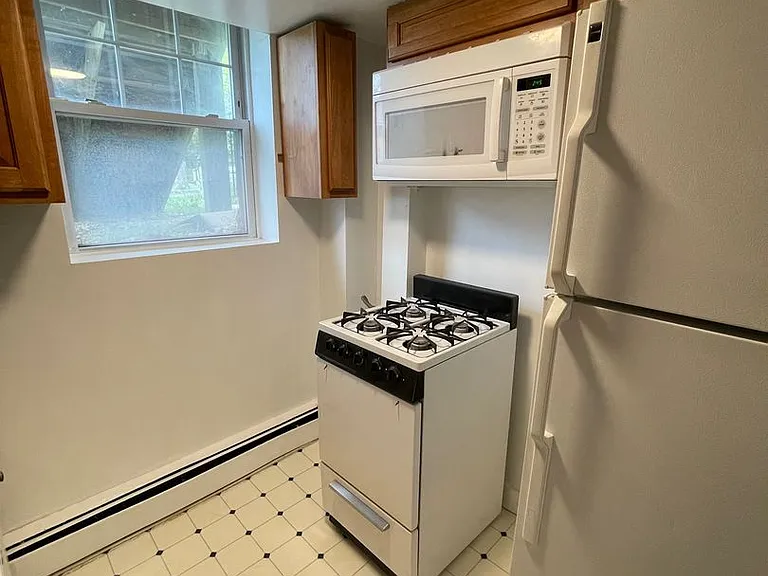 170 Grand St. — Photo 4