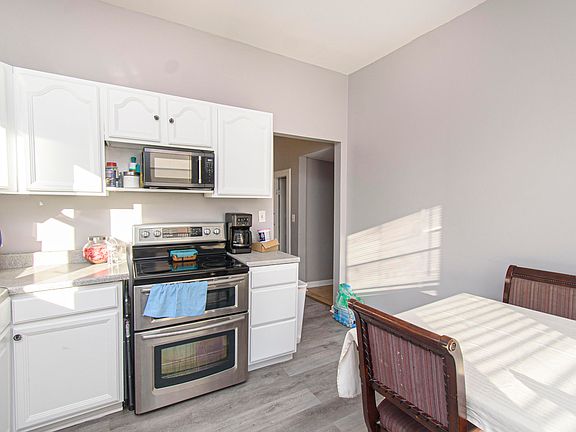 4th image of 2420 Staunton Ave NW