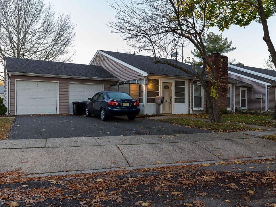 1st image of 22D Carnation Dr
