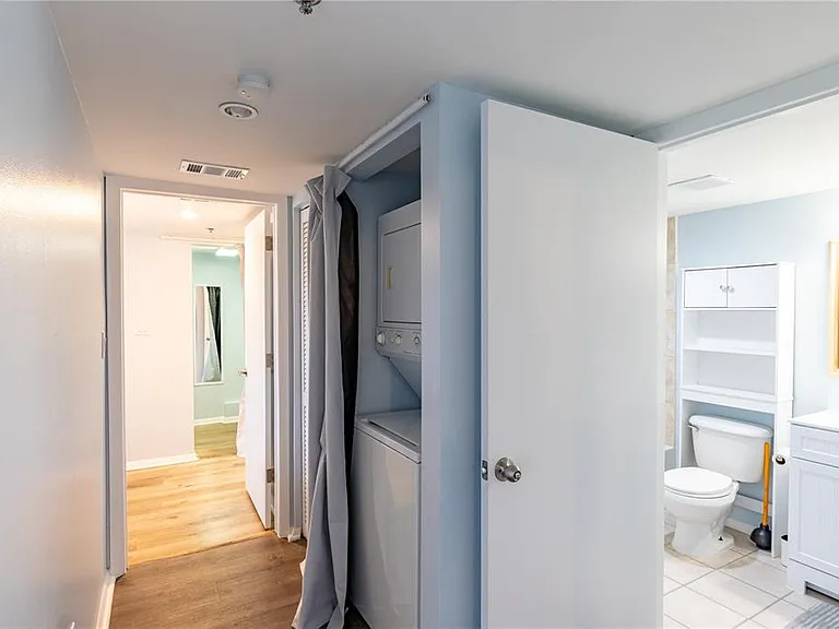 701 S Madison Ave #401 — Photo 18