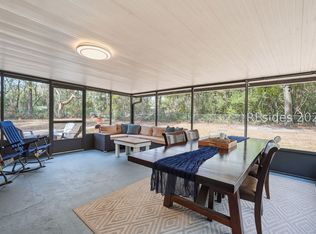 7 Woodbine Dr, Beaufort, SC 29907