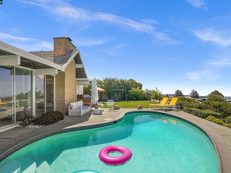 8021 Shay Dr — Photo 52