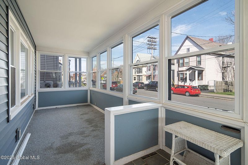 3rd image of 58 Hudson Avenue