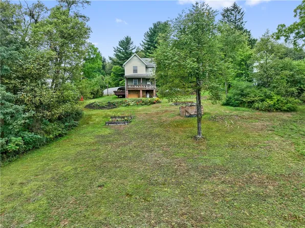 152 West St, Jenners, PA 15546